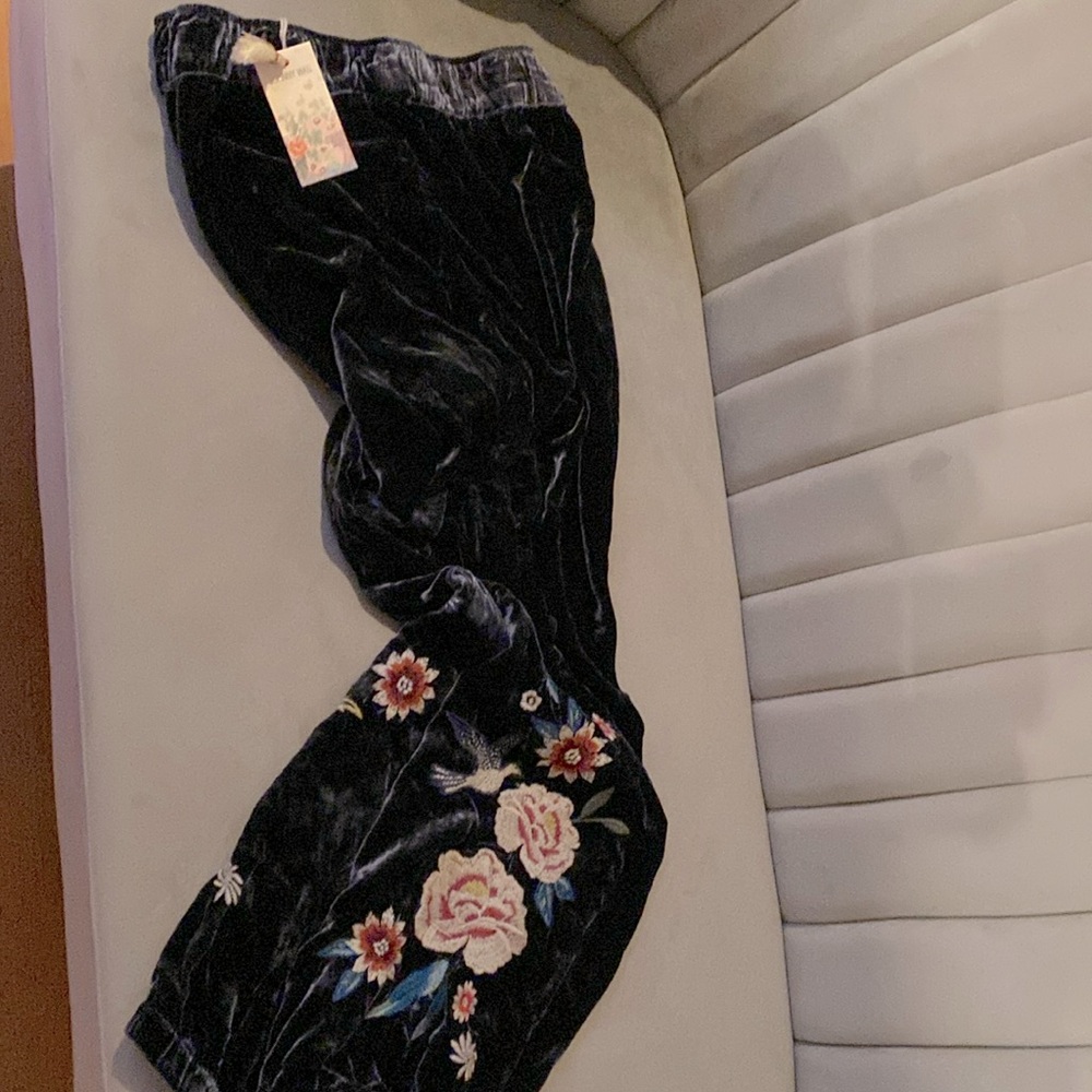 Velvet embroidered jogger